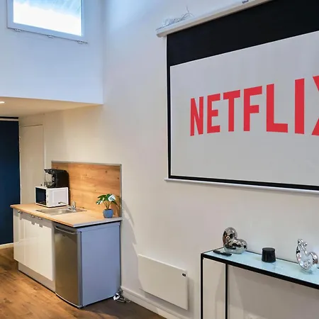 Ng Prestige - Nain I Privatif Premium I Jacuzzi - Sauna - Netflix - Projecteur דירה