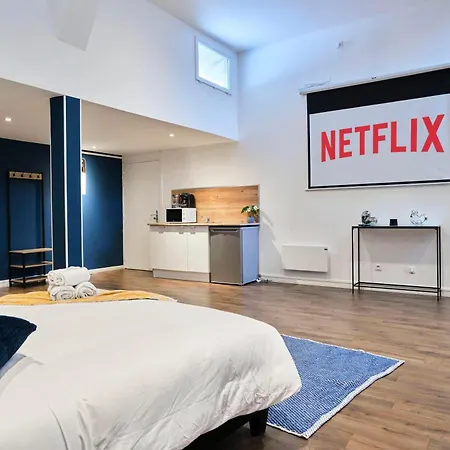 Ng Prestige - Nain I Privatif Premium I Jacuzzi - Sauna - Netflix - Projecteur דירה *